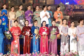 Mỹ nhân Việt rạng ngời trong tà áo dài