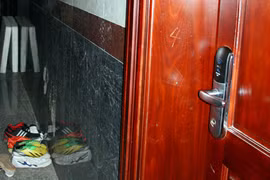 Đại bản doanh CLB V.Ninh Bình nhếch nhác và u ám sau vụ làm độ bị phanh phui