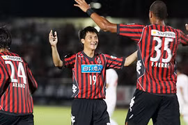 Lập cú đúp, Công Vinh giải cơn khát bàn thắng tại Nhật