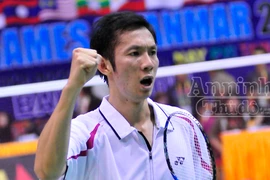 Thắng áp đảo tay vợt của Hong Kong, Tiến Minh vào vòng 2