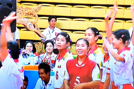 Chủ nhà SEA Games 27 giành HCV đầu tiên