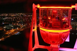 Đổ xô đi du ngoạn vòng quay lớn nhất Việt Nam