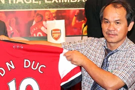 "Bầu" Đức sẽ mua chiếc áo đặc biệt của “Running man”?