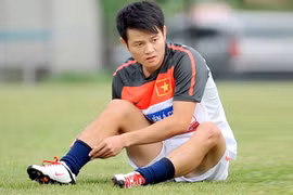 Văn Quyến và V.Ninh Bình ký hợp đồng “độc nhất vô nhị” 