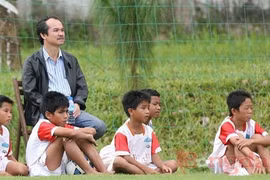 Bầu Đức, U19 và chuyện trồng cao su