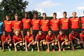 Sang Pháp, U19 Việt Nam đụng ngay "hàng khủng"