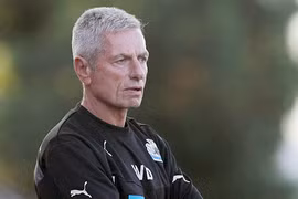“Tẩn” học trò, HLV đội trẻ Newcastle buộc phải từ chức