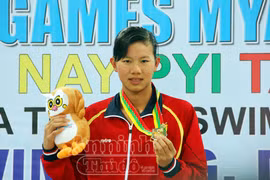 Kình ngư Ánh Viên lập hattrick HCV trên đất Mỹ