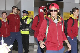 Dàn sao Barca hồ hởi “đổ bộ” xuống thành Manchester