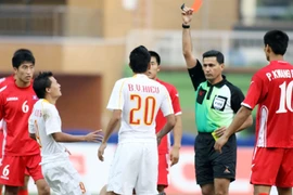 "Thuốc thử" trọng tài ngoại và con dao 2 lưỡi