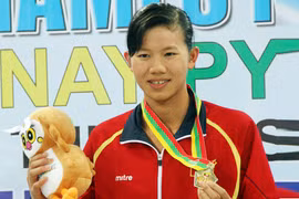 Kình ngư Ánh Viên nhận gần 1 tỷ tiền thưởng trong năm 2013