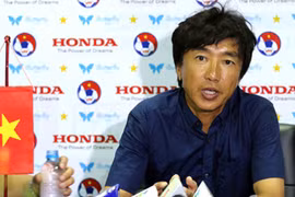 HLV Miura than phiền: Olympic Việt Nam mắc quá nhiều sai sót