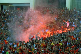 Sân Mỹ Đình rực màu cờ đỏ sau những bàn thắng của U19 Việt Nam