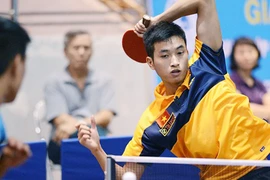 Bị dẫn trước 0-3, ngược dòng ngoạn mục 4-3 để vô địch