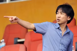 HLV Miura tuyển trợ lý và chuyện "quýt làm cam chịu"