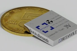 Viên pin nhỏ hơn cả đồng tiền xu vận hành 50 năm liên tục không cần sạc