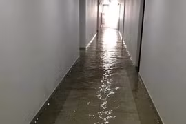 Hà Nội: Căn hộ chung cư cao tầng FLC Complex 36 Phạm Hùng bị... ngập nước