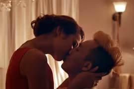 Trấn Thành "khoá môi" Lilly Nguyễn đắm đuối