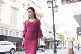 Á hậu Huyền My diện "váy bút chì" tôn đường cong quyến rũ