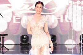 Ghen tị với vóc dáng gợi cảm của "người đẹp không tuổi" - MC Thanh Mai