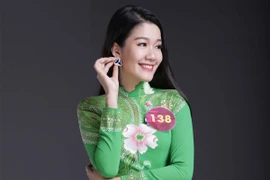 Ứng viên "Người đẹp xứ Dừa" rạng ngời với áo dài 