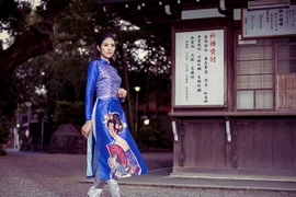 Hoa hậu Ngọc Hân khoe sắc với áo dài ở Nhật Bản
