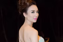 Hoa hậu Ngọc Diễm cùng dàn mỹ nhân đấu giá tặng sinh viên nghèo