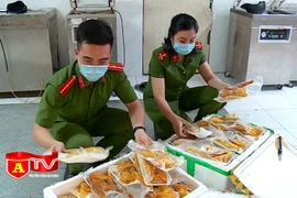 Phát hiện nửa tấn gà ủ muối không rõ nguồn gốc xuất xứ