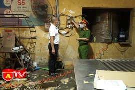 Đảm bảo an toàn hệ thống điện tại các hộ sản xuất, kinh doanh mùa dịch