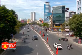 Người dân cần bảo vệ sức khoẻ trước đợt nắng nóng tại Hà Nội