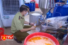 Phát hiện cơ sở sản xuất mỹ phẩm nghi giả mạo thương hiệu nước ngoài