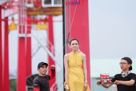 Fung La khóc ngất với thử thách độ cao đáng sợ của Vietnam’s Next Top Model