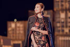 Diện 'cây' hàng hiệu gần 200 triệu đồng, Thanh Hằng xuất hiện đầy quyền lực