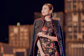 Diện 'cây' hàng hiệu gần 200 triệu đồng, Thanh Hằng xuất hiện đầy quyền lực