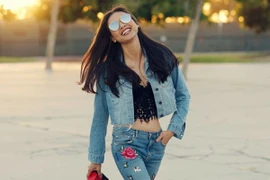 Dương Mỹ Linh tung ảnh khoe eo thon, bác tin đồn có bầu