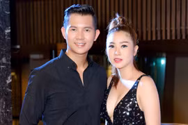 Ca sĩ Ngọc Trân Anh diện đầm gợi cảm, hội ngộ Nam vương quốc tế Hải Quân