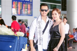 Ca sĩ Ngọc Trân Anh ra tận sân bay đón tân Nam vương quốc tế - siêu mẫu Hải Quân