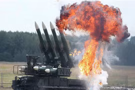 Quân đội Nga nhận một loạt tên lửa phòng không Buk và Pantsir-S