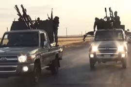 Syria: IS nhận hàng nghìn xe bán tải Toyota từ các các quốc gia Ả Rập