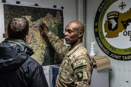 Tướng 3 sao phá tan sự nghiệp vì xem "sex show"