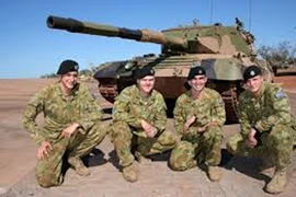 Australia bất an vì quân phục "made in China"