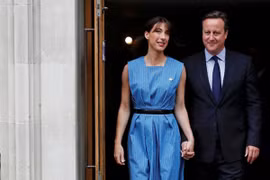 Sốc: Thủ tướng Anh quyết không rời ghế, nhưng bất ngờ… từ chức