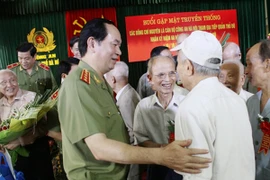 Gặp mặt tri ân những chứng nhân lịch sử