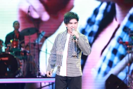 Đan Trường bị chê tơi tả trên sóng trực tiếp