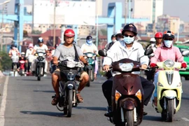 Nắng nóng bao trùm Bắc bộ và Trung bộ, mưa giông tại Tây Nguyên, Nam bộ