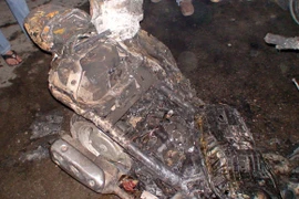 Xe Attila cháy dữ dội trên cầu Định Công