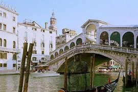 Chùm ảnh khó tin về "người tàng hình"