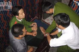 Toản cảnh vụ "đột kích" bar SIS & BRO