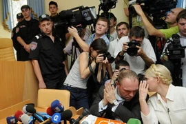 Cựu Thủ tướng Ukraine Tymoshenko hầu tòa