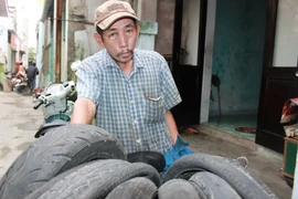 Người nhặt rác không màng 45 triệu đồng của rơi